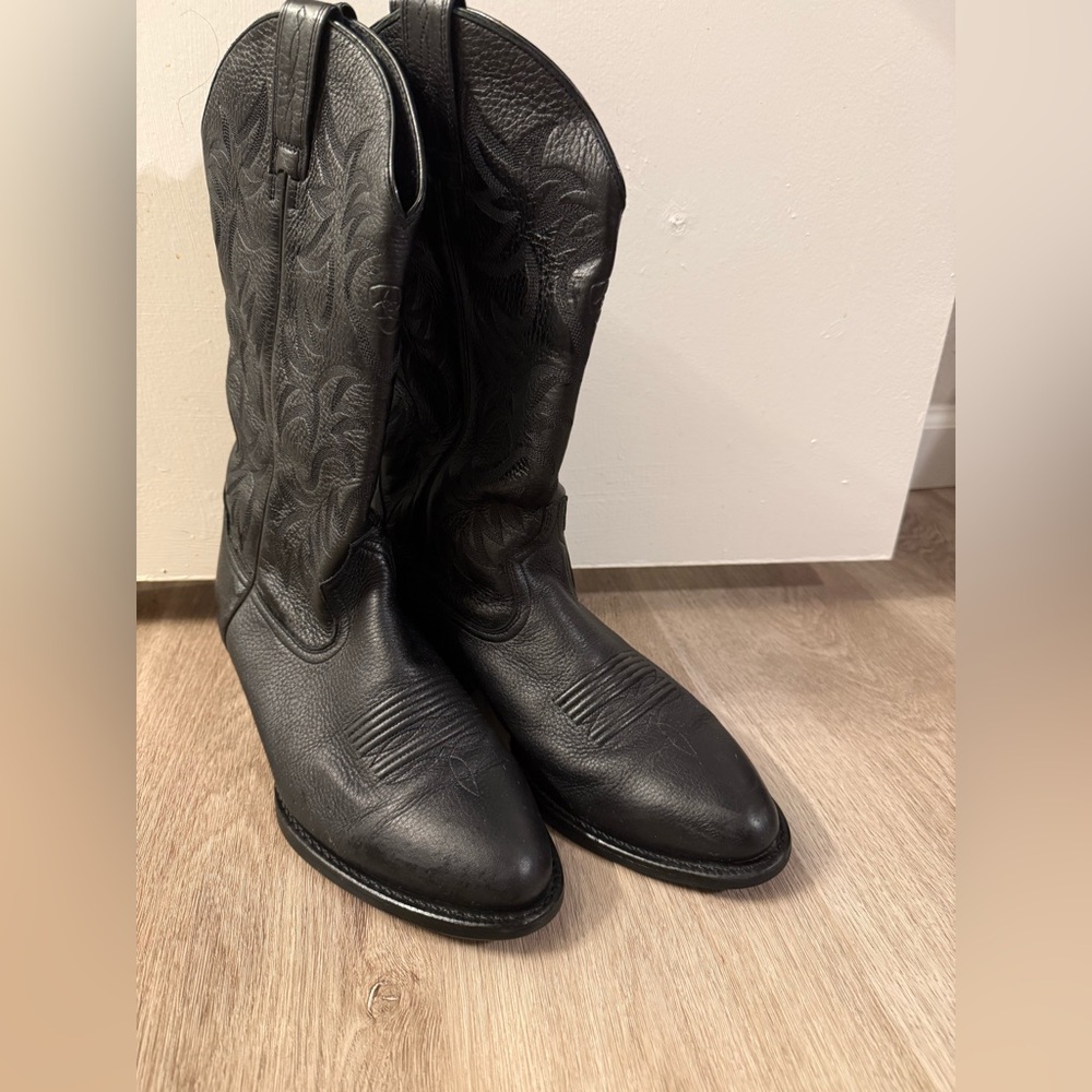 Men's Ariat Heritage Black Western Cowboy Boots Size 10.5 EE NEW WITHOUT BOX